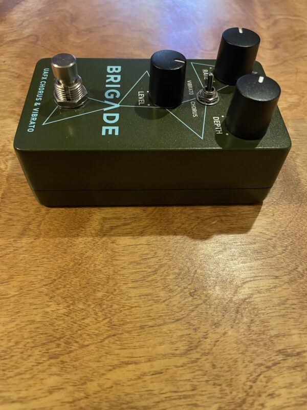 Universal Audio Brigade Chorus/Vibrato Pedal - Image 4