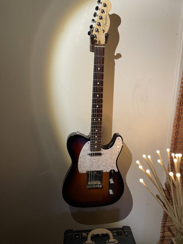 Fender American Professional Telecaster - Image 11