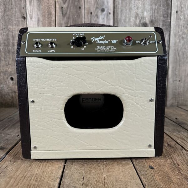 Fender Champion 600 5-Watt 1x6" Guitar Combo - Image 6